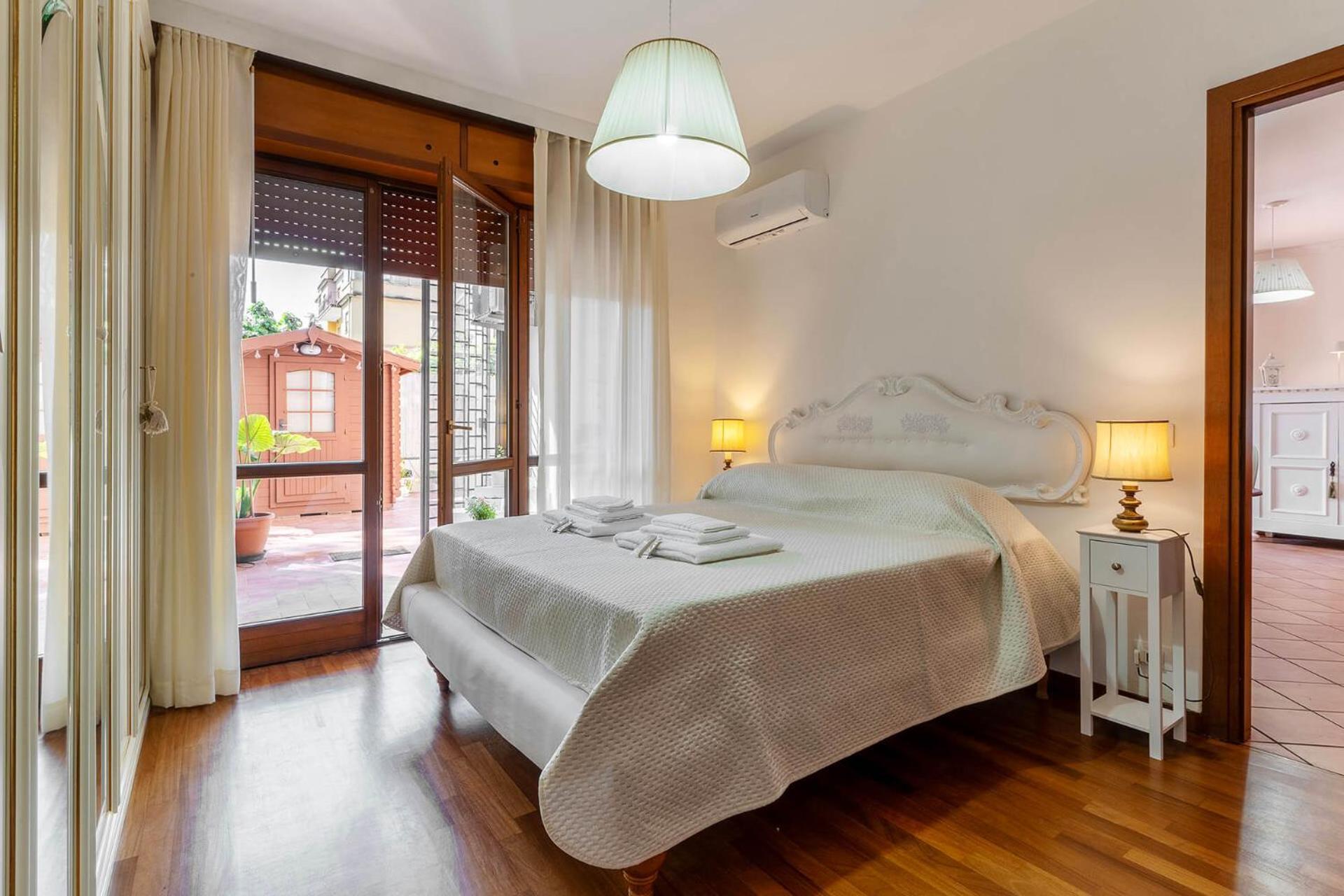 Pictadomus-magenta - Fermata Metroa A 300 Mt Apartment